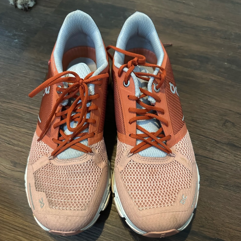 On Cloud flyer shoes